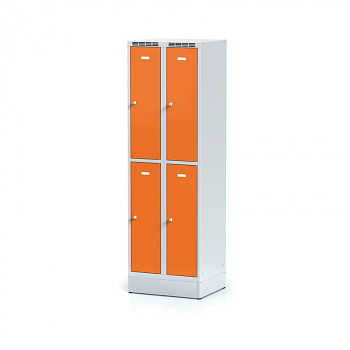 Šatní skříň boxová, sokl, svařovaná,  4x oranžová dv./korp. šedá, zámek cylindrický, I