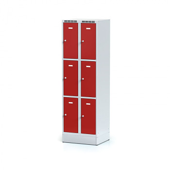 Šatní skříň boxová, sokl, svařovaná,  6x červená dv./korp. šedá, zámek cylindrický
