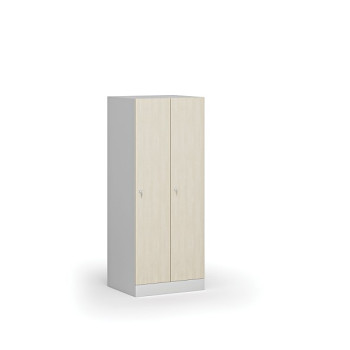 Šatní skříňka snížená, 2 oddíly, 1500 x 600 x 500 mm, cylindrický zámek, laminované dveře, bříza