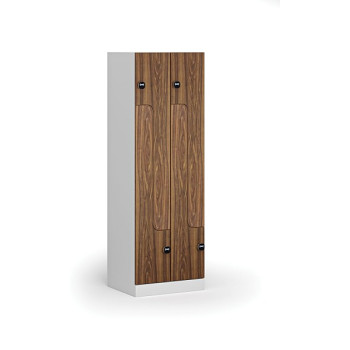 Kovová šatní skříňka Z, 4 oddíly, 1850 x 600 x 500 mm, zámek s čtečkou RFID karet, laminované dveře, ořech