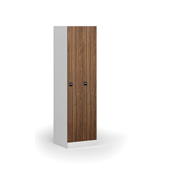 Kovová šatní skříňka zúžená, 2 oddíly, 1850 x 500 x 500 mm, zámek s čtečkou RFID karet, laminované dveře, ořech