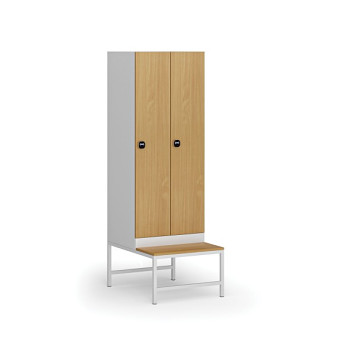 Šatní skříňka s lavičkou, 2 oddíly, 1875 x 600 x 500/800 mm, zámek s čtečkou RFID karet, laminované dveře, buk