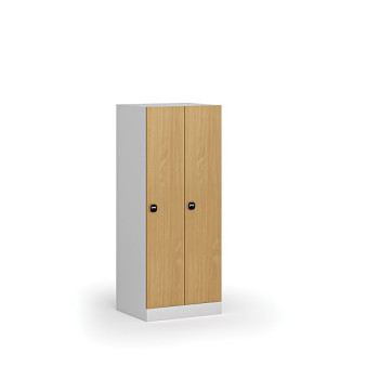 Šatní skříňka snížená, 2 oddíly, 1500 x 600 x 500 mm, zámek s čtečkou RFID karet, laminované dveře, buk