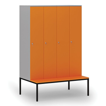 Dřevěná šatní skříňka s lavičkou, 4 oddíly, cylindrický zámek, šedá/oranžová