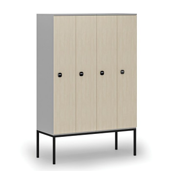 Dřevěná šatní skříňka s podnoží, 4 oddíly, RFID zámek, šedá/bříza