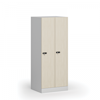 Snížená šatní skříňka S1, 2 oddíly, 1500 x 600 x 500 mm, mechanický kódový zámek, laminované dveře, bříza