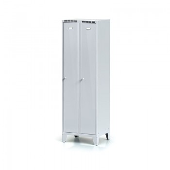 Kovová šatní skříňka s7 na nohách, 2 oddíly, 1904 x 600 x 500 mm, demont, cylindrický zámek, šedé dveře